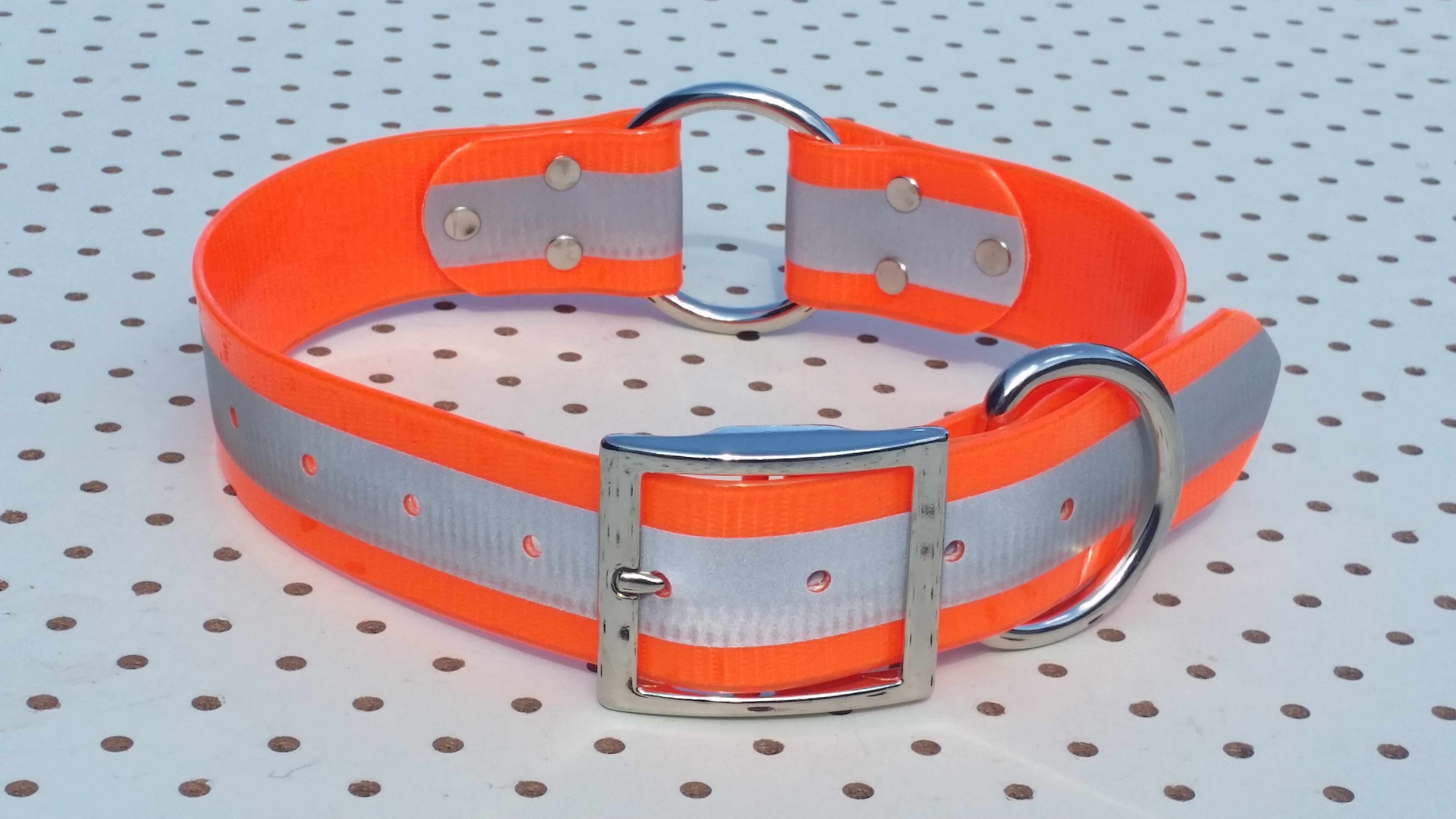 1 1/2″ Reflective ring in centre collars Orange Collars N Stuff